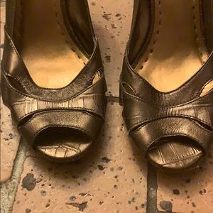 Gianni Bini brown leather pumps! Worn 3x